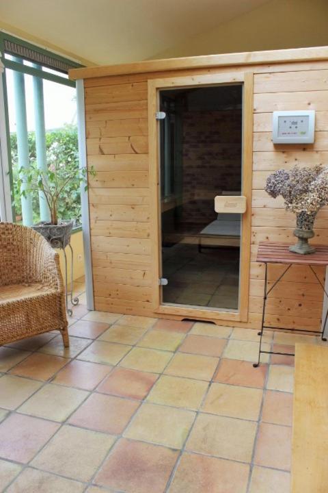 Au Fil De L'Aulne Bed & Breakfast Chateauneuf-du-Faou Exterior photo